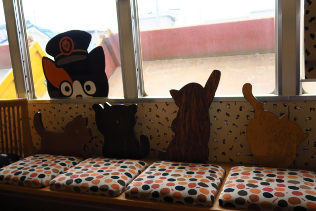 tama-train-interior